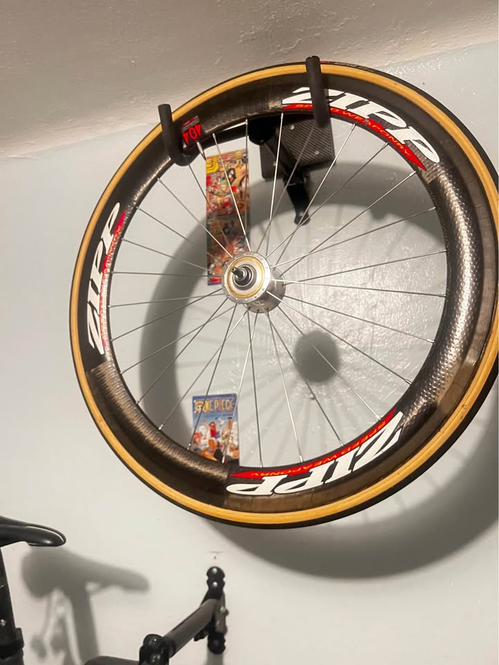 Zipp Carbon Fiber front wheel