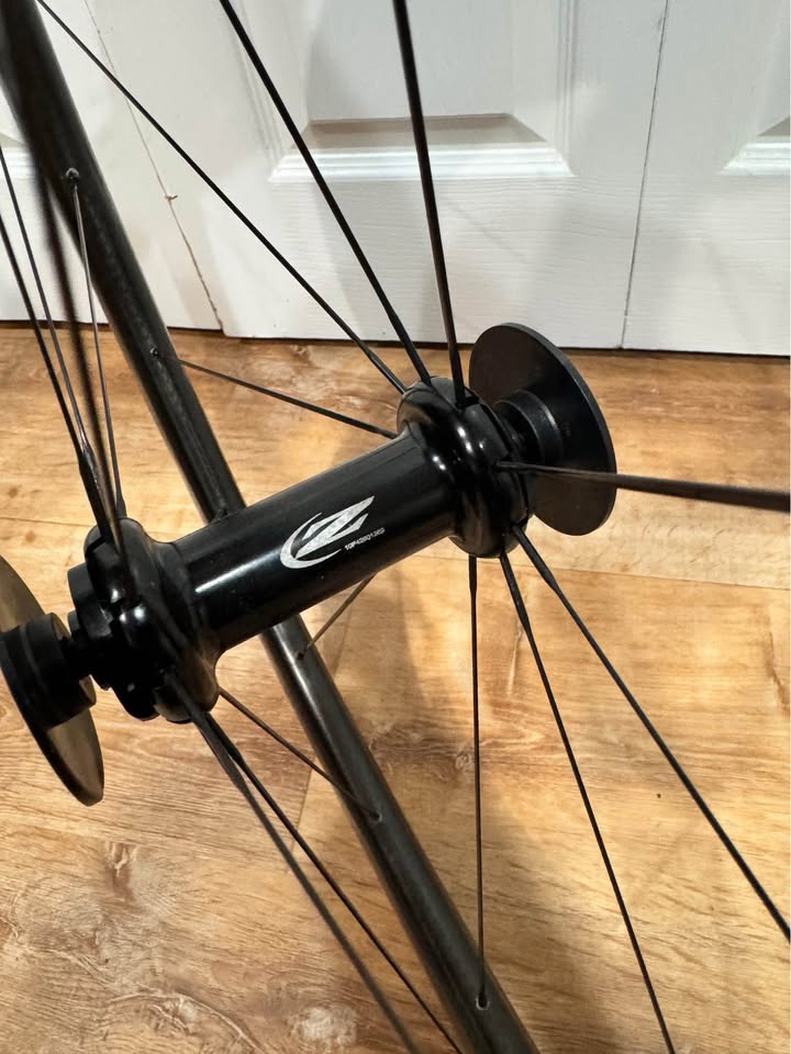 Zipp 404 carbon front wheel - tubular