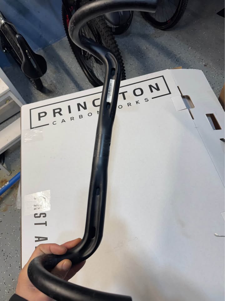 Black inc. carbon handlebar