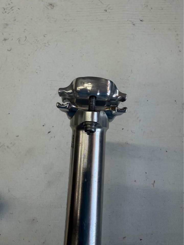Thomson Elite Setback Seatpost: 27.2 x 410mm Aluminum Silver