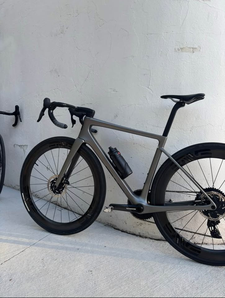 Enve Melee Carbon Road Bike – Size 54