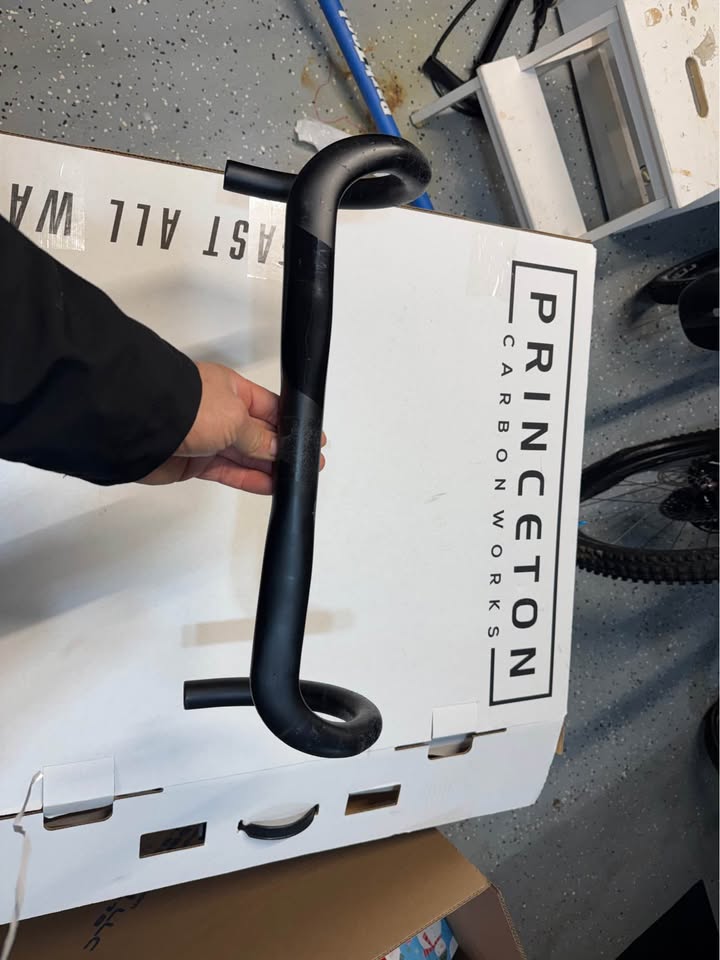 Black inc. carbon handlebar